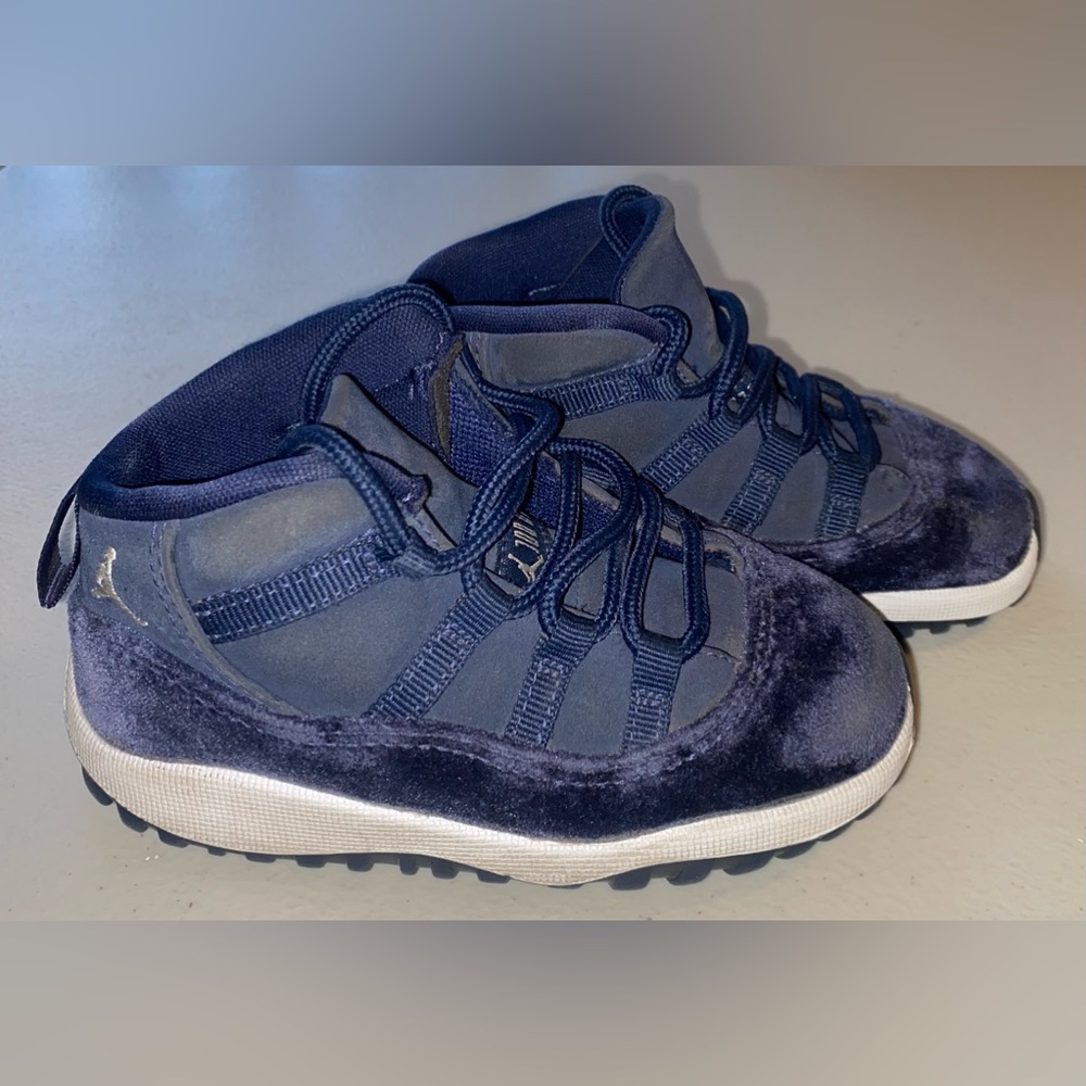 Used Air Jordan 11 Retro toddler size 8C